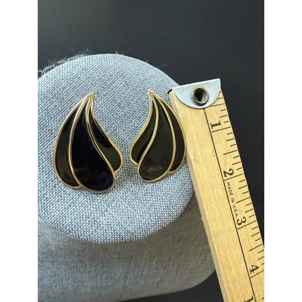 Vintage Enamel Clip On Earring Abstract Black Gold Tone Career 80s 90s Y2K